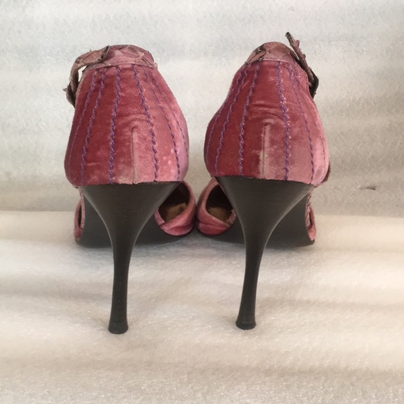 Sexy Dusty Pink Velvet & Snakeskin Pumps by BCBGMAXAZRIA - Picture 4 of 8